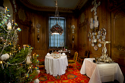 Julgran och juldukning i Oskar IIs och drottning Sofias frukostrum, på Kungliga slottet